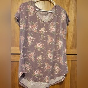 Maurices 24/7 Short Sleeve Mauve Floral Womens Top. Size Large